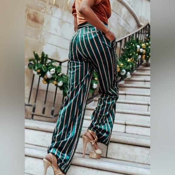 Women’s Forever‎ 21 Contemporary, green striped wide leg velvet dress pants. - Picture 2 of 14